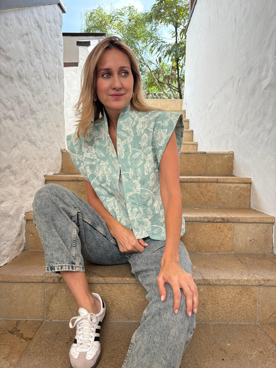 CHALECO COCO AGUA BORDADO 25